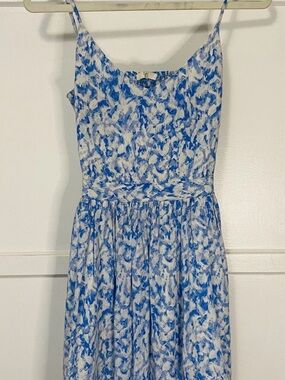 100% Silk Joie Hudette Dress Blue White Floral Open Back Smocked Small